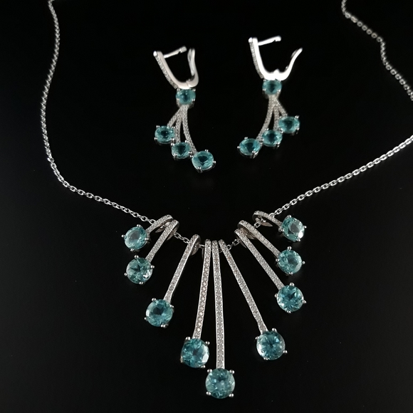 Gorgeous Round Cut Neon Blue Apatite Set - Picture 7 of 10